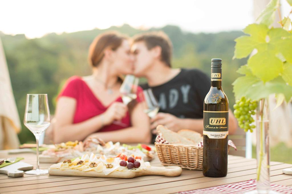 Weingut-Gastezimmer Uhl Ratsch an der Weinstrasse Bagian luar foto